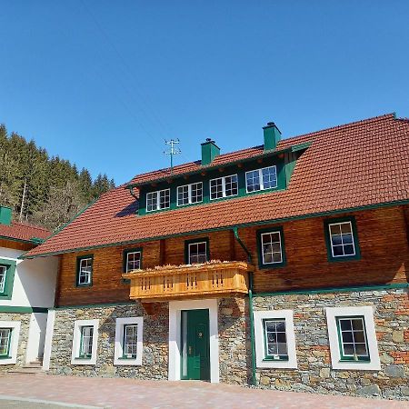 Landhaus Gruenjuwel Himmelberg Εξωτερικό φωτογραφία