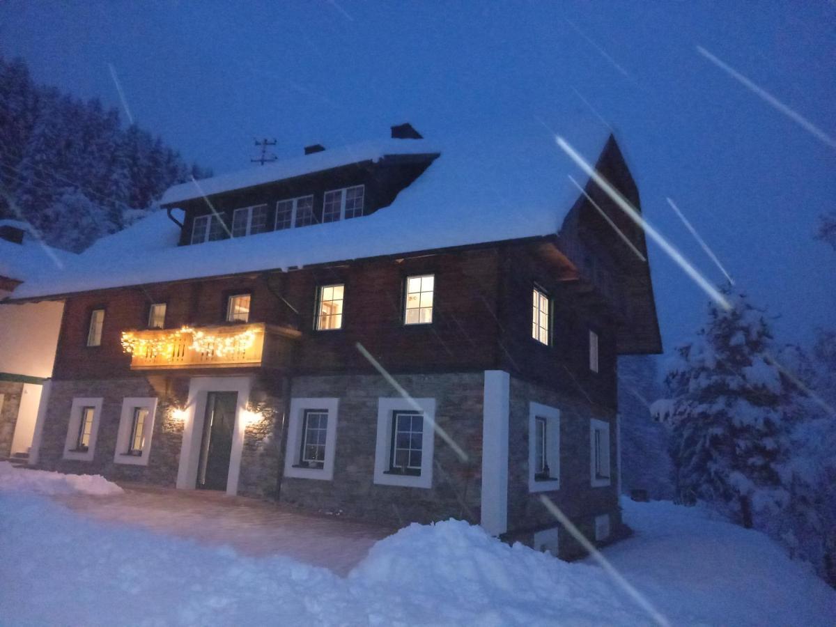 Landhaus Gruenjuwel Himmelberg Εξωτερικό φωτογραφία