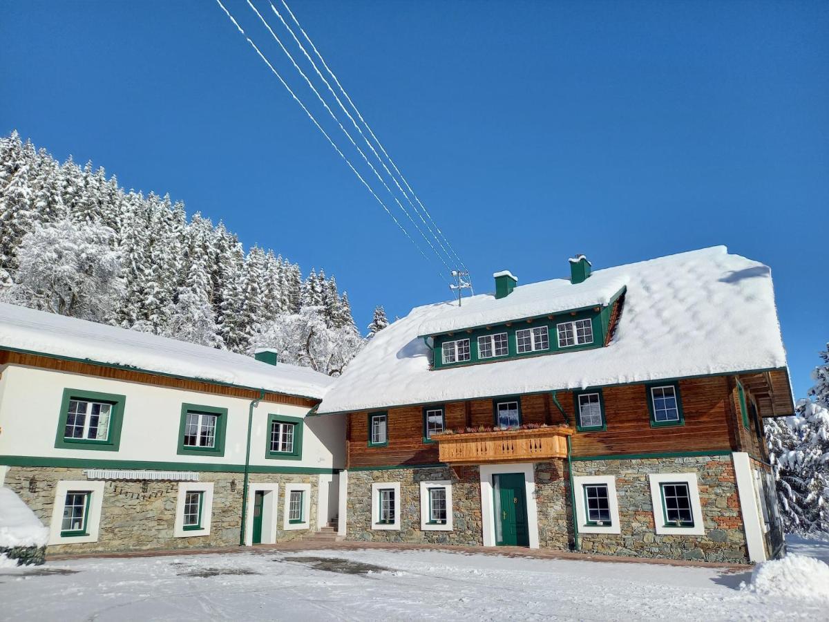 Landhaus Gruenjuwel Himmelberg Εξωτερικό φωτογραφία