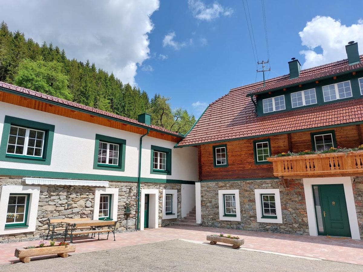 Landhaus Gruenjuwel Himmelberg Εξωτερικό φωτογραφία