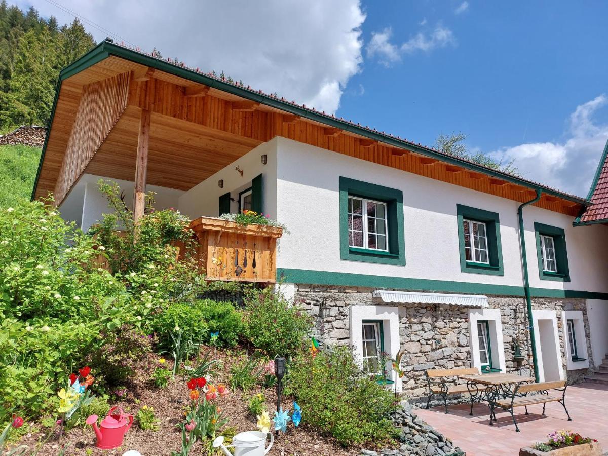 Landhaus Gruenjuwel Himmelberg Εξωτερικό φωτογραφία